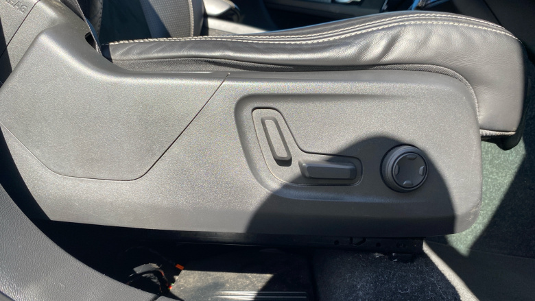 Volvo Xc40 2.0 T4 R DESIGN Pro 5dr AWD Geartronic Petrol Estate